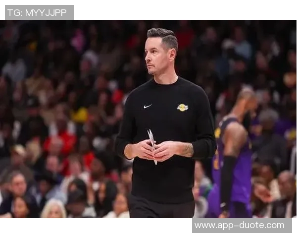 雷迪克分享拼搏精神:即使未上场也能感受到团队的奋斗与标杆力量 雷迪克分享拼搏精神:即使未上场也能感受到团队的奋斗与标杆力量