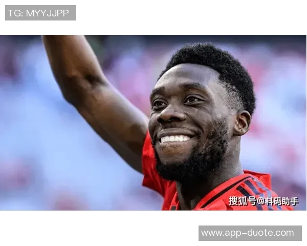 志在必得！拜仁海报展现阿方索戴维斯与杰克逊斗志昂扬的决心